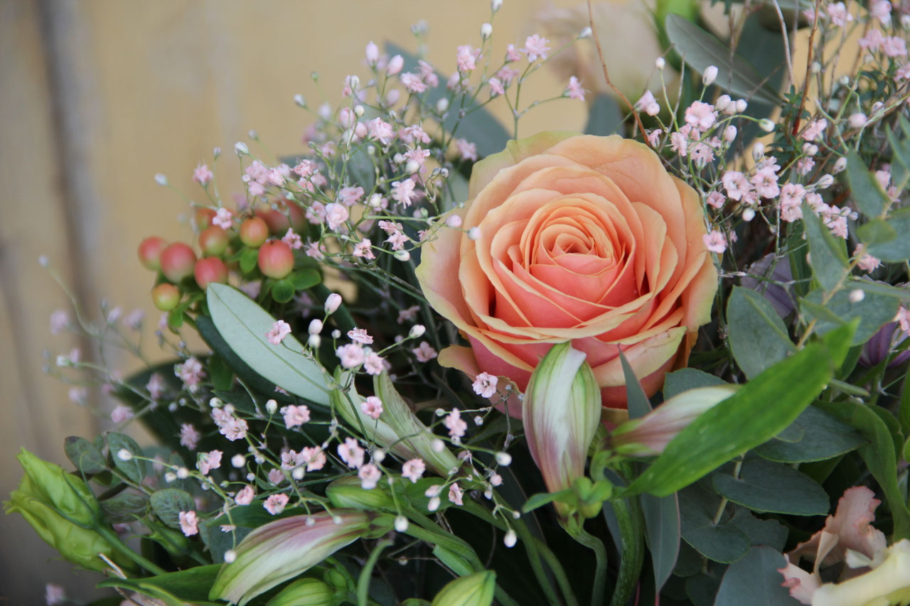 Blumen-Abo-Arrangement, frühlingsfrisch